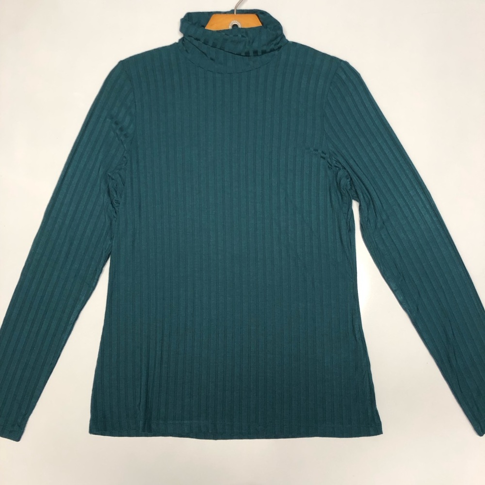 Banana republic turtleneck long sleeve blouse size M